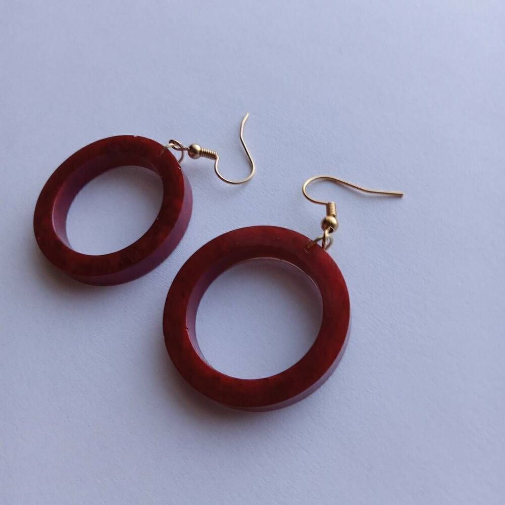 5/$50 Red resin circle earrings - Picture 4 of 4